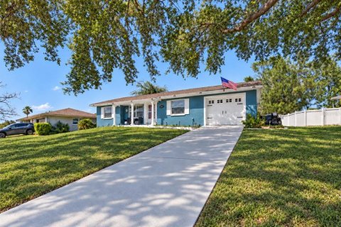 Villa ou maison à vendre à Spring Hill, Floride: 2 chambres, 96.25 m2 № 2396822 - photo 2