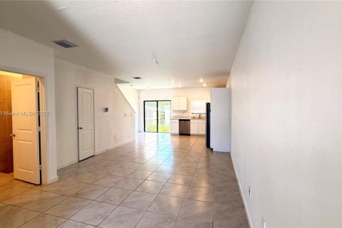 Adosado en venta en Florida City, Florida, 3 dormitorios, 127.83 m2 № 1937957 - foto 3