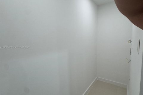 Снять в аренду виллу или дом в Майами, Флорида 2 спальни, 139.35м2, № 1964407 - фото 9