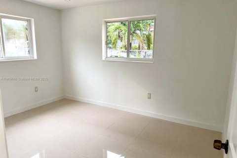 Снять в аренду виллу или дом в Майами, Флорида 2 спальни, 139.35м2, № 1964407 - фото 7