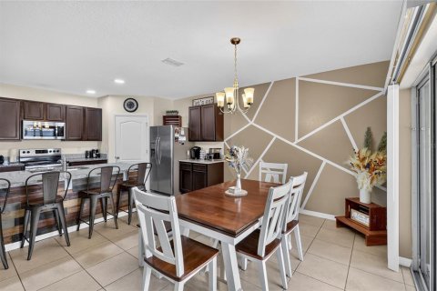 House in Davenport, Florida 4 bedrooms, 173.45 sq.m. № 2226020 - photo 26
