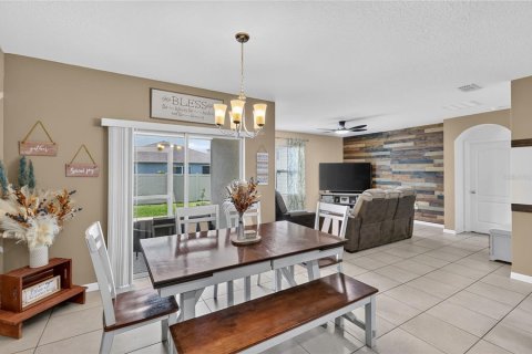 House in Davenport, Florida 4 bedrooms, 173.45 sq.m. № 2226020 - photo 28