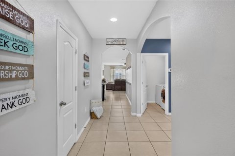 House in Davenport, Florida 4 bedrooms, 173.45 sq.m. № 2226020 - photo 18