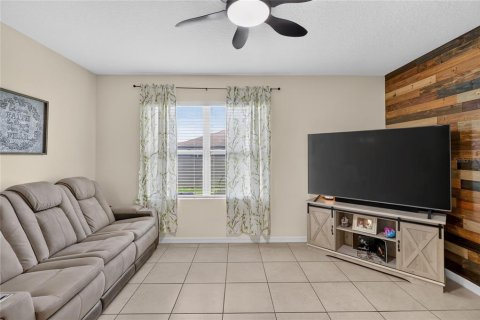 House in Davenport, Florida 4 bedrooms, 173.45 sq.m. № 2226020 - photo 20