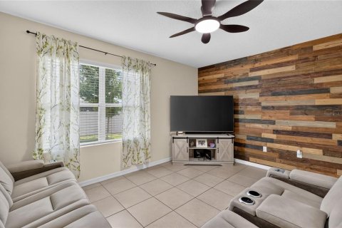 House in Davenport, Florida 4 bedrooms, 173.45 sq.m. № 2226020 - photo 19