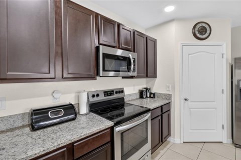 House in Davenport, Florida 4 bedrooms, 173.45 sq.m. № 2226020 - photo 30