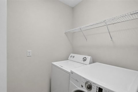 House in Davenport, Florida 4 bedrooms, 173.45 sq.m. № 2226020 - photo 17