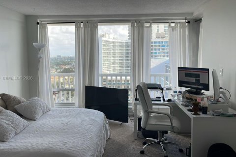 Condo in Fort Lauderdale, Florida, 2 bedrooms  № 1998908 - photo 9