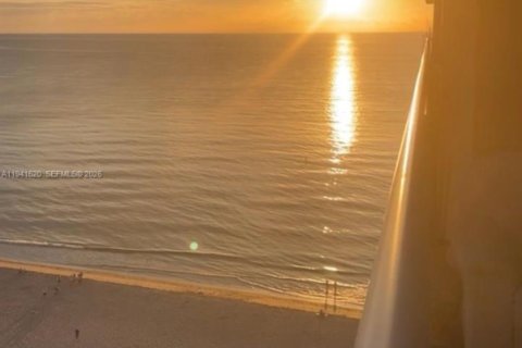 Condo in Fort Lauderdale, Florida, 2 bedrooms  № 1998908