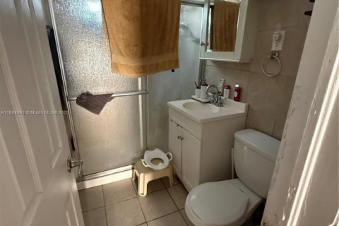 Villa ou maison à vendre à Miramar, Floride: 2 chambres, 66.89 m2 № 1933915 - photo 14