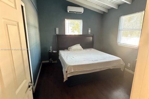 Villa ou maison à vendre à Miramar, Floride: 2 chambres, 66.89 m2 № 1933915 - photo 11