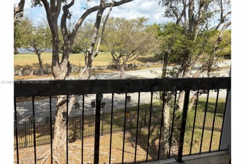 Condo in Miami, Florida, 2 bedrooms  № 2049235