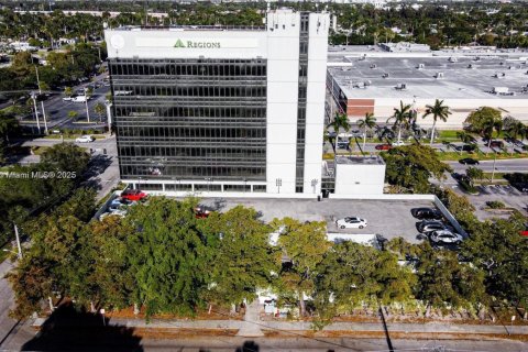 Propiedad comercial en venta en Sweetwater, Florida № 2194586 - foto 30