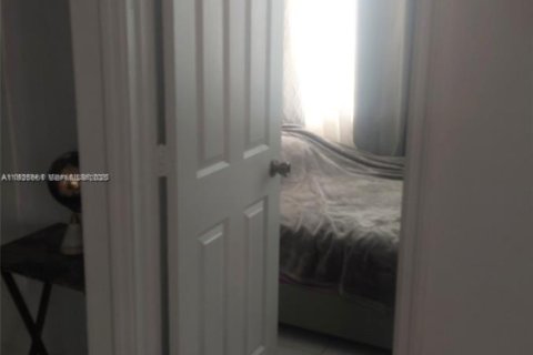 Condominio en venta en Lauderhill, Florida, 2 dormitorios, 107.77 m2 № 2034152 - foto 28