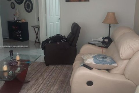 Condominio en venta en Lauderhill, Florida, 2 dormitorios, 107.77 m2 № 2034152 - foto 14