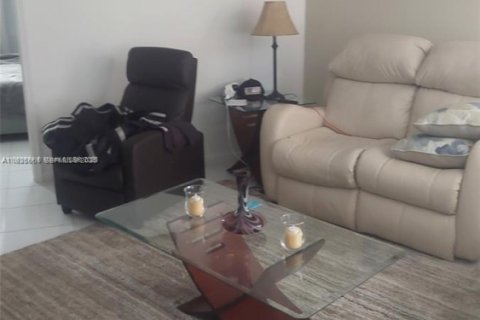 Condominio en venta en Lauderhill, Florida, 2 dormitorios, 107.77 m2 № 2034152 - foto 12