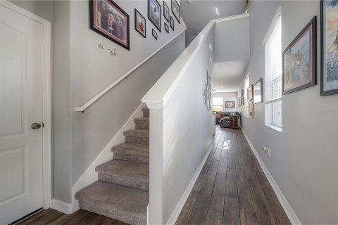 Townhouse in Tampa, Florida 4 bedrooms, 212.65 sq.m. № 1716829 - photo 5