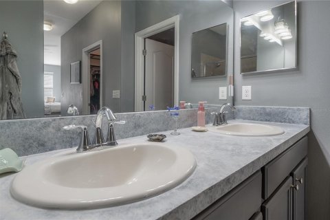 Townhouse in Tampa, Florida 4 bedrooms, 212.65 sq.m. № 1716829 - photo 29