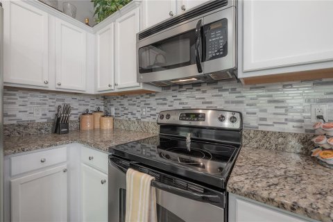 Townhouse in Tampa, Florida 4 bedrooms, 212.65 sq.m. № 1716829 - photo 8
