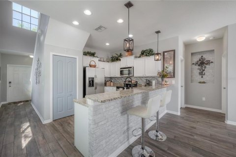 Townhouse in Tampa, Florida 4 bedrooms, 212.65 sq.m. № 1716829 - photo 13