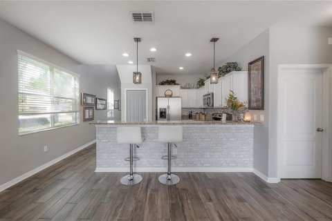Townhouse in Tampa, Florida 4 bedrooms, 212.65 sq.m. № 1716829 - photo 12