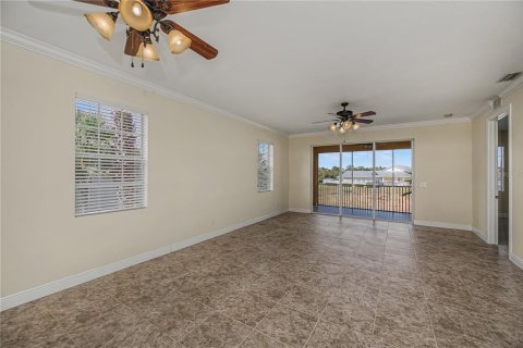 Copropriété à vendre à Punta Gorda, Floride: 3 chambres, 238.94 m2 № 2127967 - photo 11