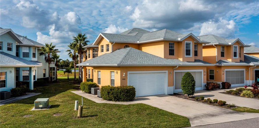 Condo à Punta Gorda, Floride, 3 chambres  № 2127967