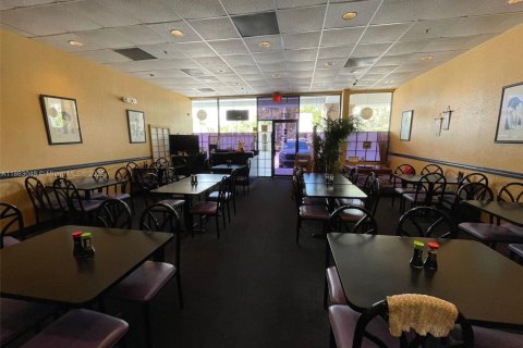 Commercial property in Homestead, Florida № 1890318 - photo 9