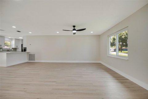Villa ou maison à vendre à Orlando, Floride: 3 chambres, 156.91 m2 № 2312500 - photo 12