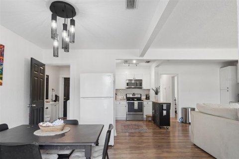 Casa en venta en Saint Petersburg, Florida, 3 dormitorios, 103.31 m2 № 2230670 - foto 6