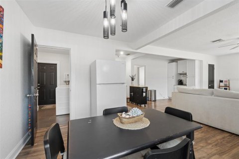 Casa en venta en Saint Petersburg, Florida, 3 dormitorios, 103.31 m2 № 2230670 - foto 7
