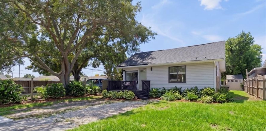 Casa en Saint Petersburg, Florida 3 dormitorios, 103.31 m2 № 2230670