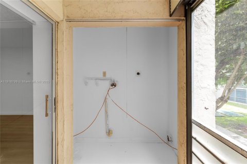 Condo in Lauderhill, Florida, 2 bedrooms  № 1973673 - photo 20