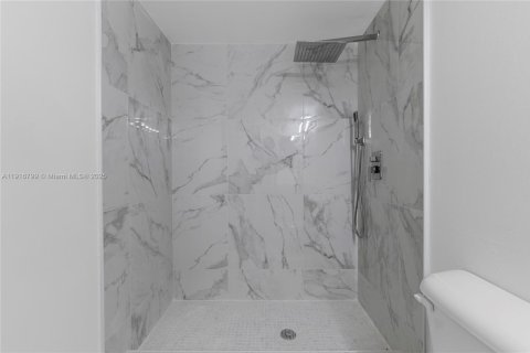 Condo in Lauderhill, Florida, 2 bedrooms  № 1973673 - photo 11