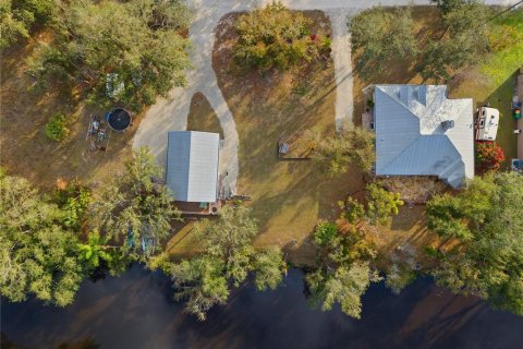 House in Punta Gorda, Florida 4 bedrooms, 261.52 sq.m. № 1533189 - photo 1