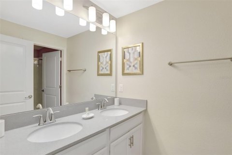 Townhouse in Davenport, Florida 4 bedrooms, 176.7 sq.m. № 1614625 - photo 19