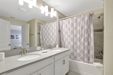 Townhouse in Davenport, Florida 4 bedrooms, 176.7 sq.m. № 1614625 - photo 14