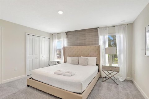 Townhouse in Davenport, Florida 4 bedrooms, 176.7 sq.m. № 1614625 - photo 11