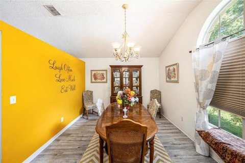 House in Brandon, Florida 3 bedrooms, 144.28 sq.m. № 1849859 - photo 5