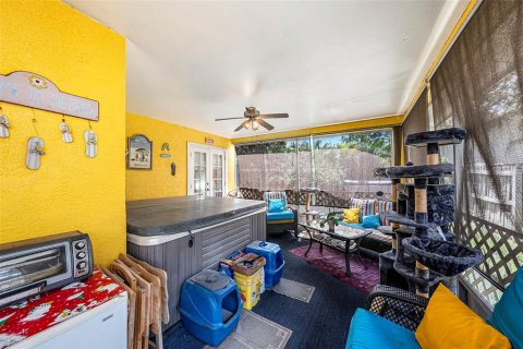 House in Brandon, Florida 3 bedrooms, 144.28 sq.m. № 1849859 - photo 15
