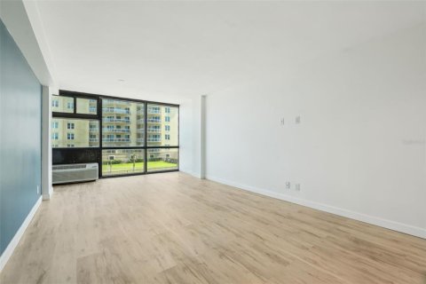 Купить кондоминиум в Дейтона-Бич, Флорида 4 комнаты, 73.67м2, № 1658267 - фото 10