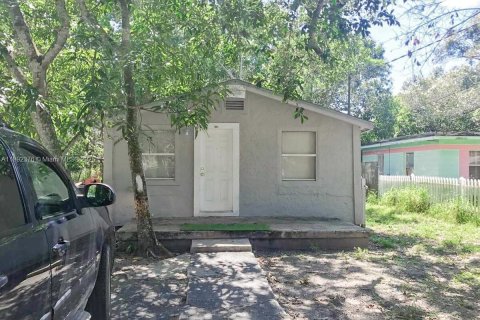 Casa en venta en St. Lucie, Florida, 3 dormitorios, 70.61 m2 № 1946734 - foto 12