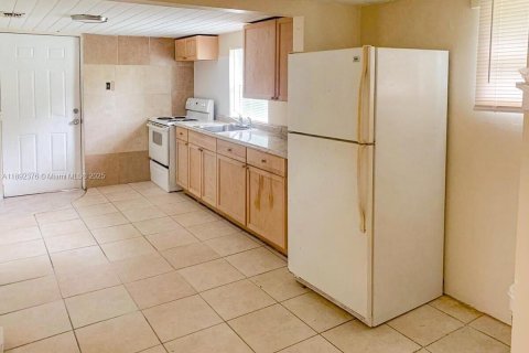 Casa en venta en St. Lucie, Florida, 3 dormitorios, 70.61 m2 № 1946734 - foto 6