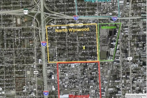 House in Miami, Florida 4 bedrooms, 171.5 sq.m. № 2015587 - photo 7