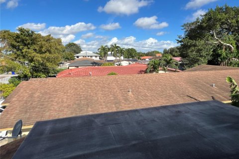 Immobilier commercial à vendre à Miami, Floride: 289.3 m2 № 2028037 - photo 7