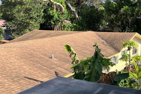 Immobilier commercial à vendre à Miami, Floride: 289.3 m2 № 2028037 - photo 6