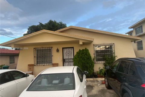Commercial property in Miami, Florida 289.3 sq.m. № 2028037