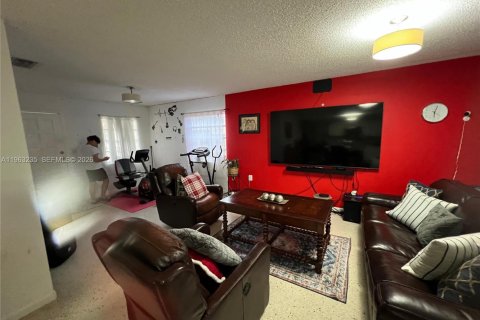 Immobilier commercial à vendre à Miami, Floride: 289.3 m2 № 2028037 - photo 8