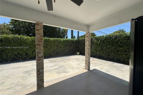 Casa en venta en Cutler Bay, Florida, 3 dormitorios, 174.66 m2 № 1865664 - foto 21