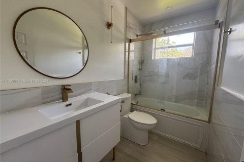 Casa en venta en Cutler Bay, Florida, 3 dormitorios, 174.66 m2 № 1865664 - foto 17